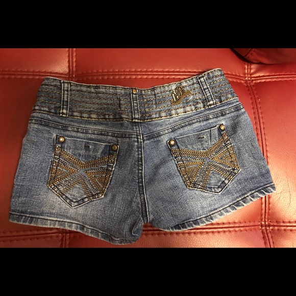 Shorts - Picture 2 of 2